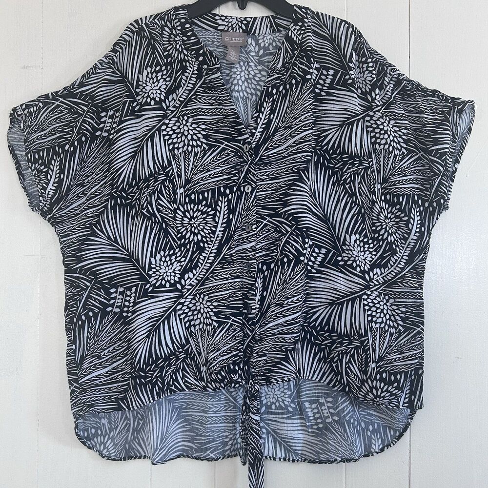 Chico's Top Blouse Womens Size 2= Large Black White Floral Palms Short Sleeve.